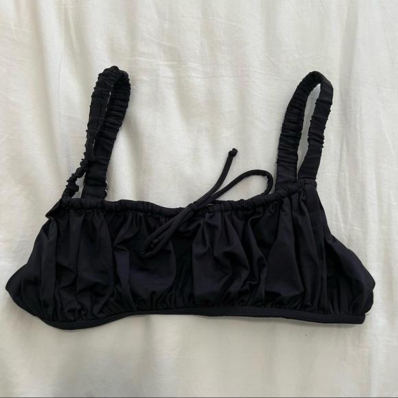 Frankie’s Bikinis top - Picture 1 of 10